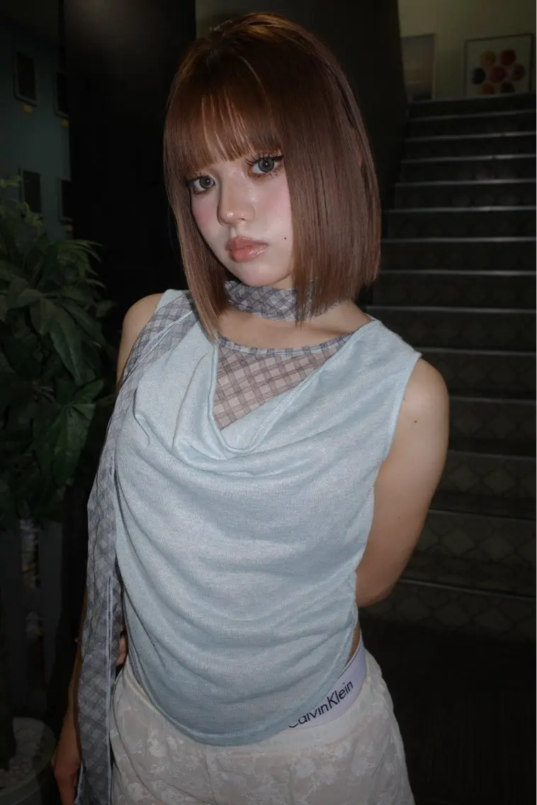 ミディアム カラー 顔周りレイヤーカット ブリーチminamiのヘアスタイル
