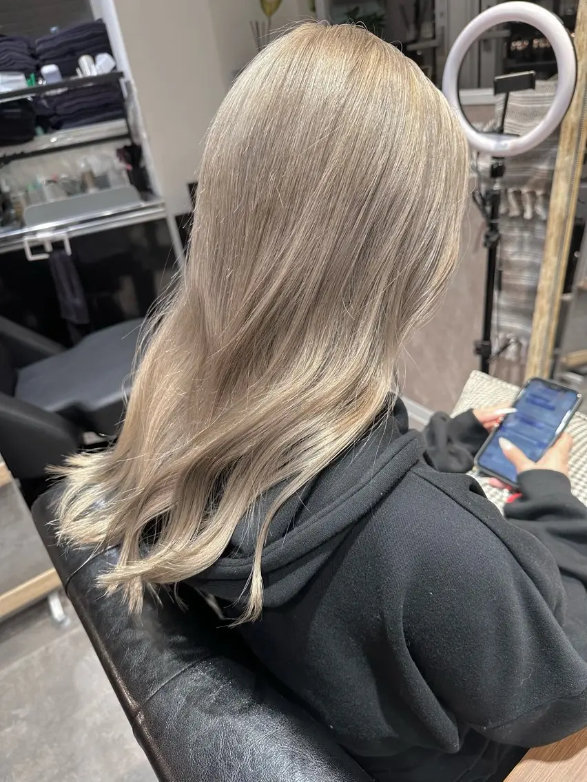 セミロング quill クイル　ツボイタクマのヘアスタイル