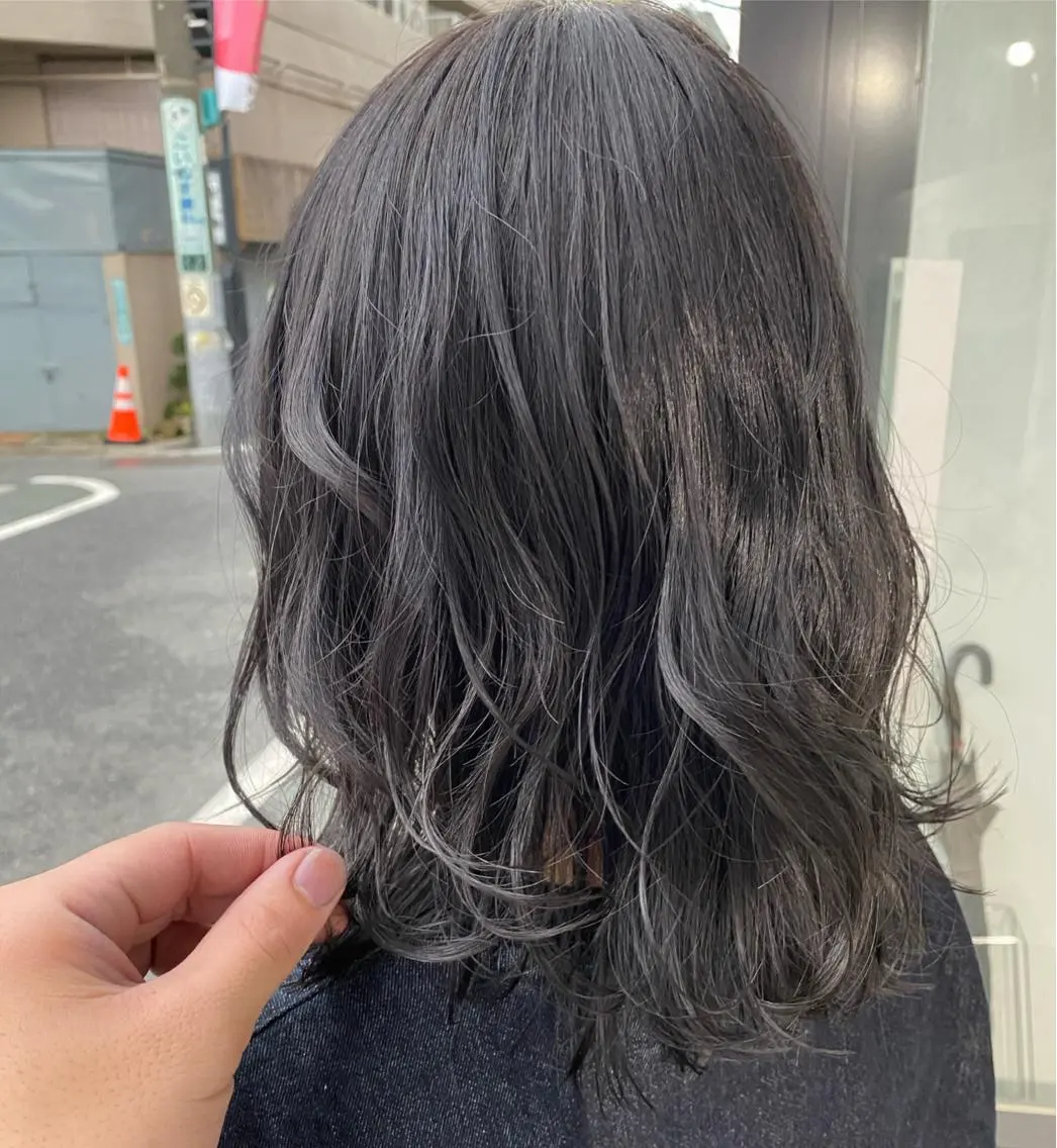 ミディアム カラー ブリーチ ブルーカラー ブルージュ カット ヘアカラー トリートメント 森貴裕/ベージュ/ パーマ/オリーブのヘアスタイル