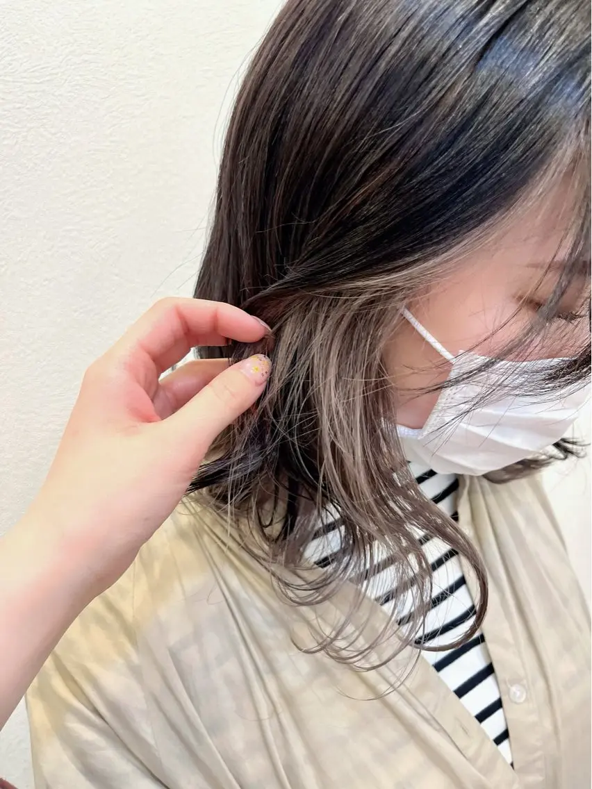 ミディアム カラー ヘアカラー 伊藤 由妃乃のヘアスタイル