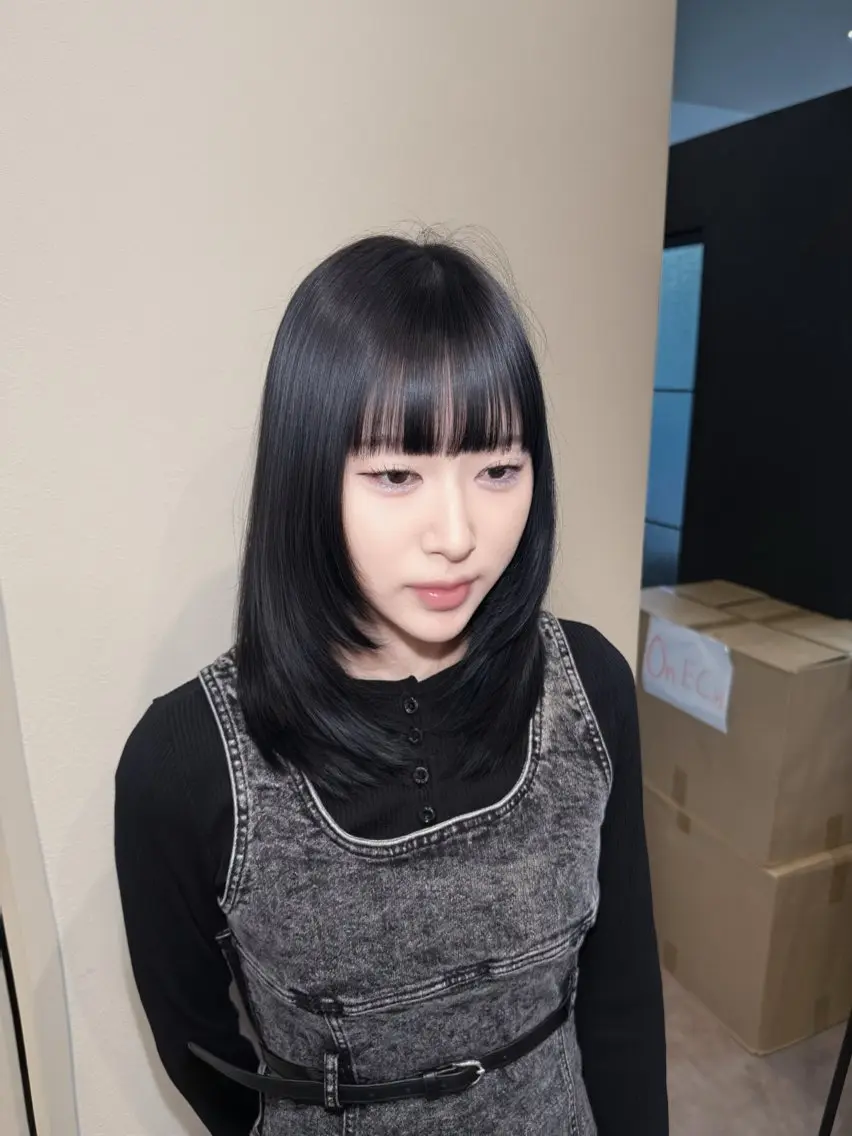ミディアム カラー 黒髪 ブルーカラー ブルーブラック 透明感カラー ヘアカラー ゆうな/レイヤー‎ 🎀艶カラー/‎京都のヘアスタイル