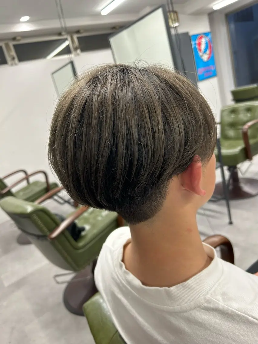 カラー メンズ メンズバレイヤージュ バレイヤージュ カット ヘアカラー トリートメント SHAFT Ieiriのヘアスタイル