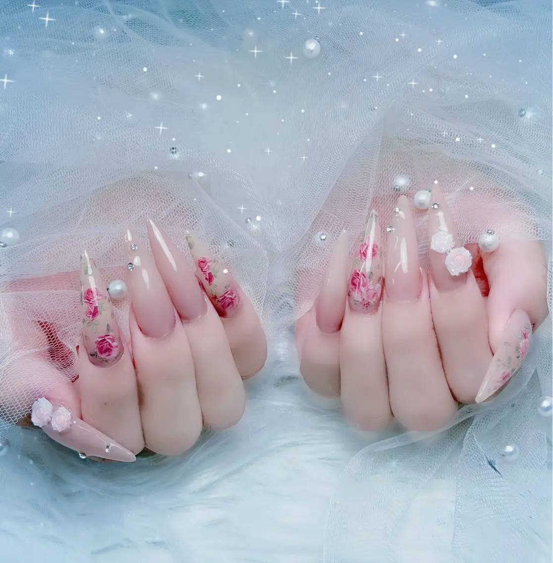 ネイル フラワーネイル ジェルネイル キラキラネイル 韓国ネイル マグネットネイル ハンドネイル ハンドケア Blingg NailStudioのネイルデザイン