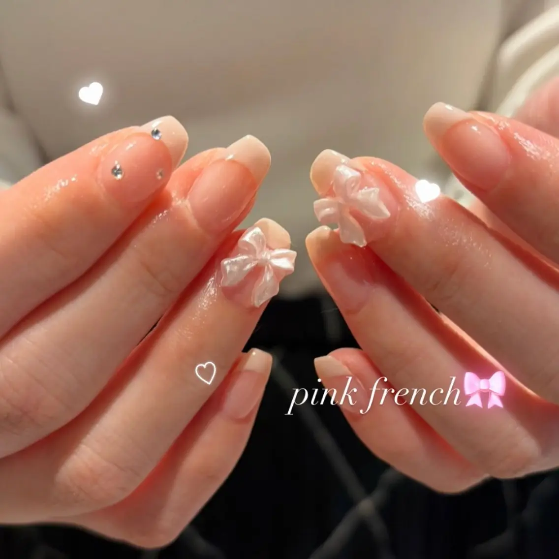 ネイル ハンドネイル 𝑟𝑖𝑠𝑎 🕯🤍のネイルデザイン