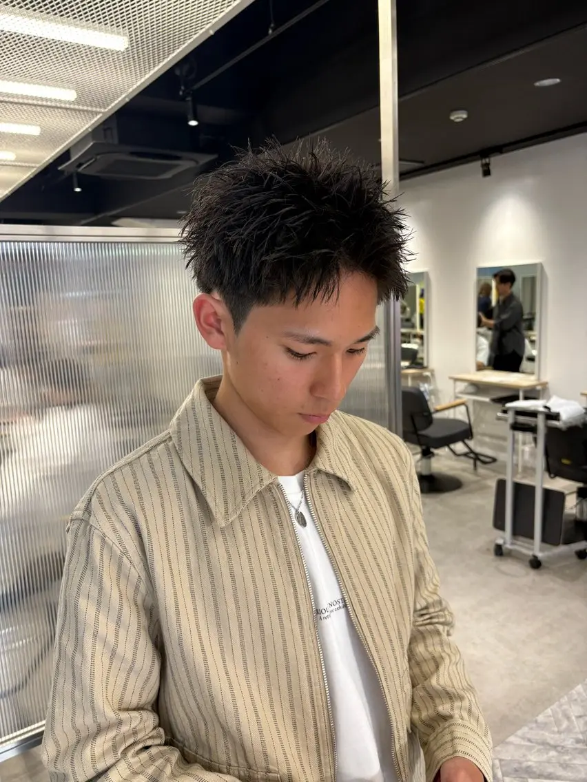 ショート メンズ メンズパーマ プードルパーマ 学生(メンズ向け) 波巻きパーマ 学生 カット シャドウパーマ/ ルーズパーマ/メンズのヘアスタイル