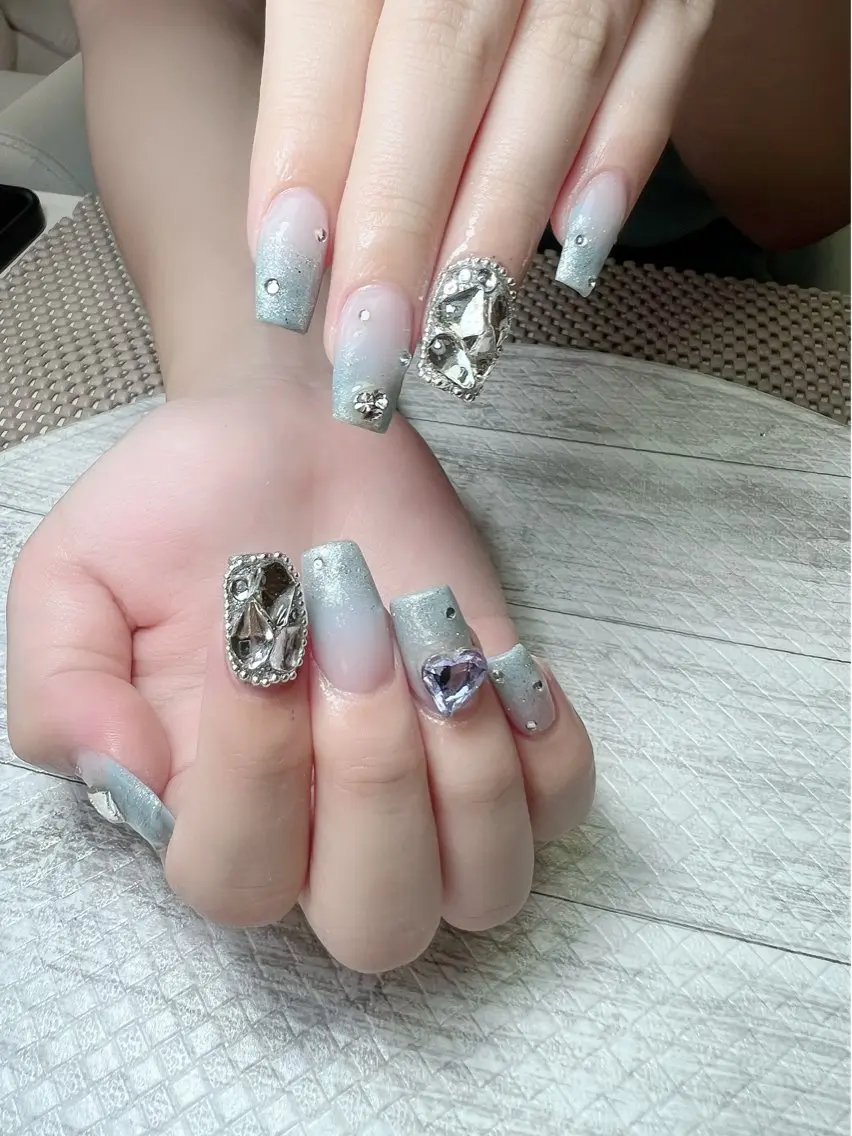ネイル グラデーション スカルプネイル スクエアネイル ハンドネイル シェヌネイル JURAのネイルデザイン