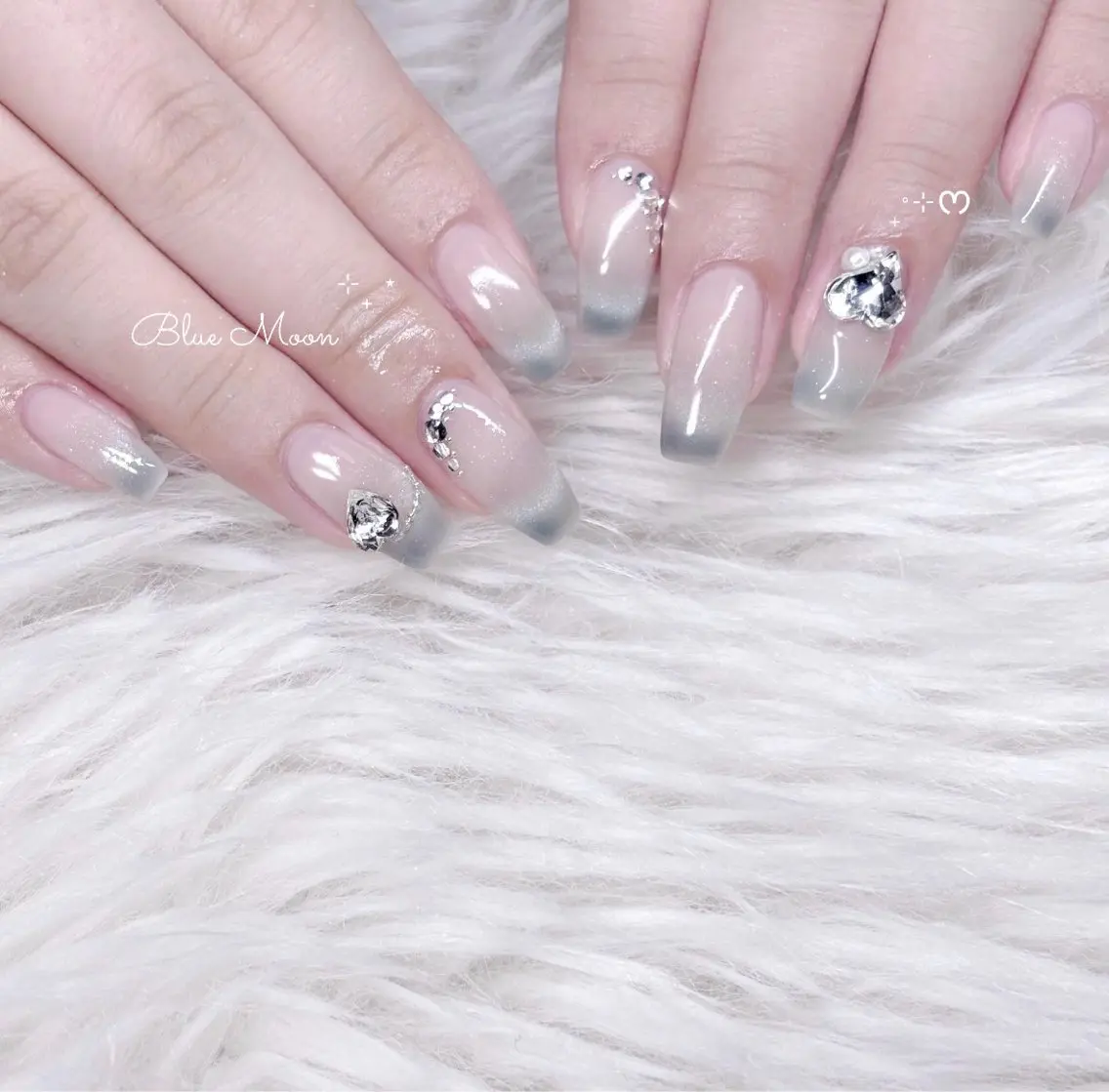 ネイル ストーンネイル ハンドネイル フットネイル nail salon Blue Moonのネイルデザイン