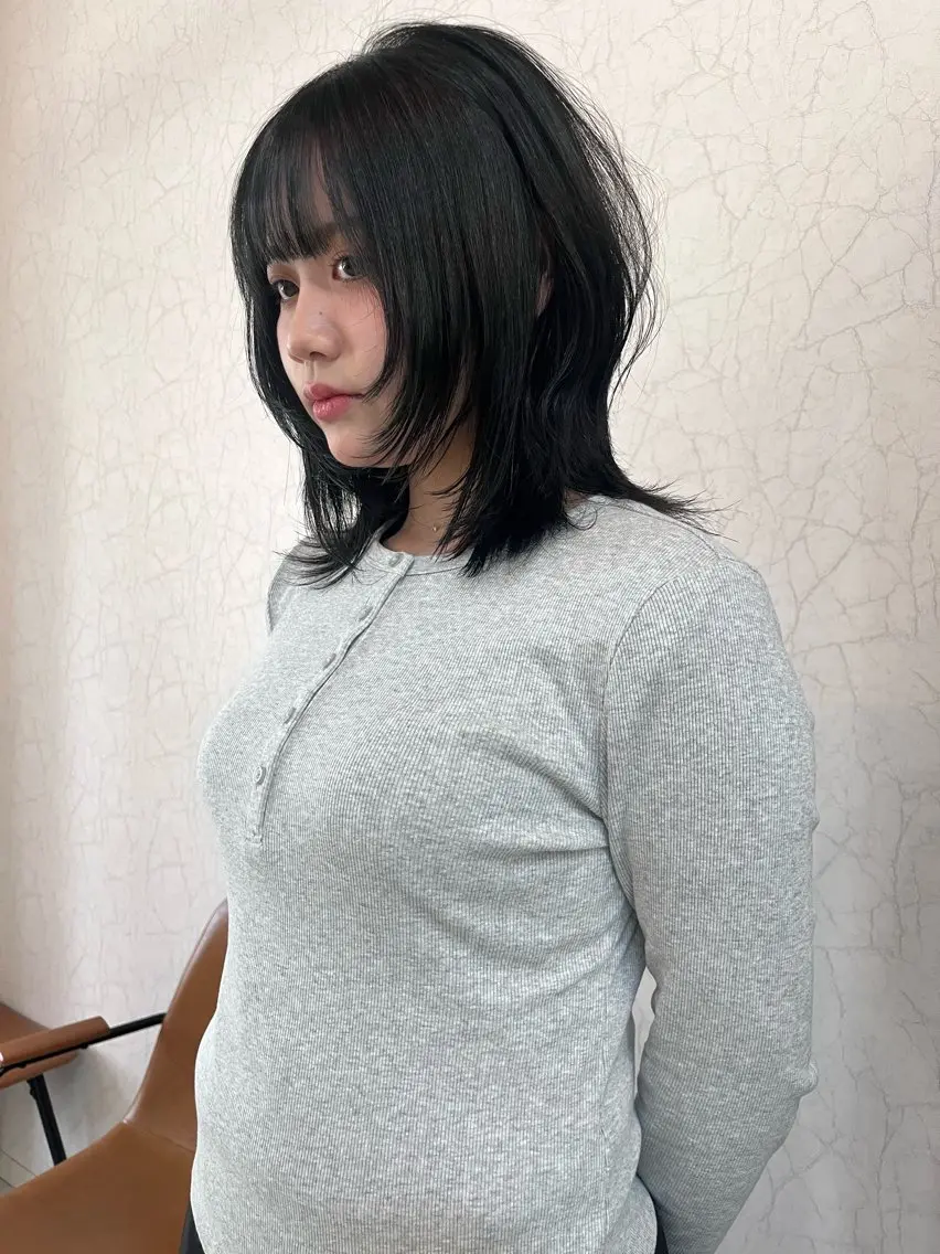 ミディアム カラー ハッシュカット カット ヘアカラー niko RINKAのヘアスタイル