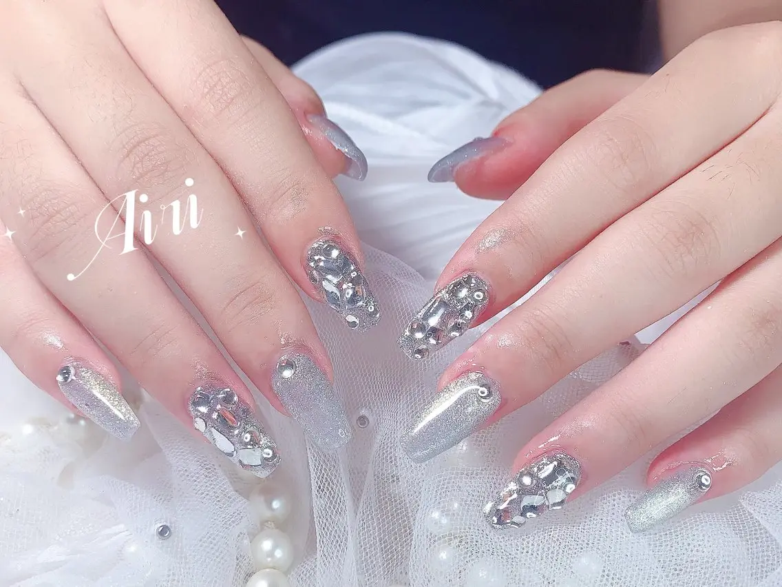 ネイル ハンドネイル ネイルサロンAiri 長さ出し·シンプルのネイルデザイン