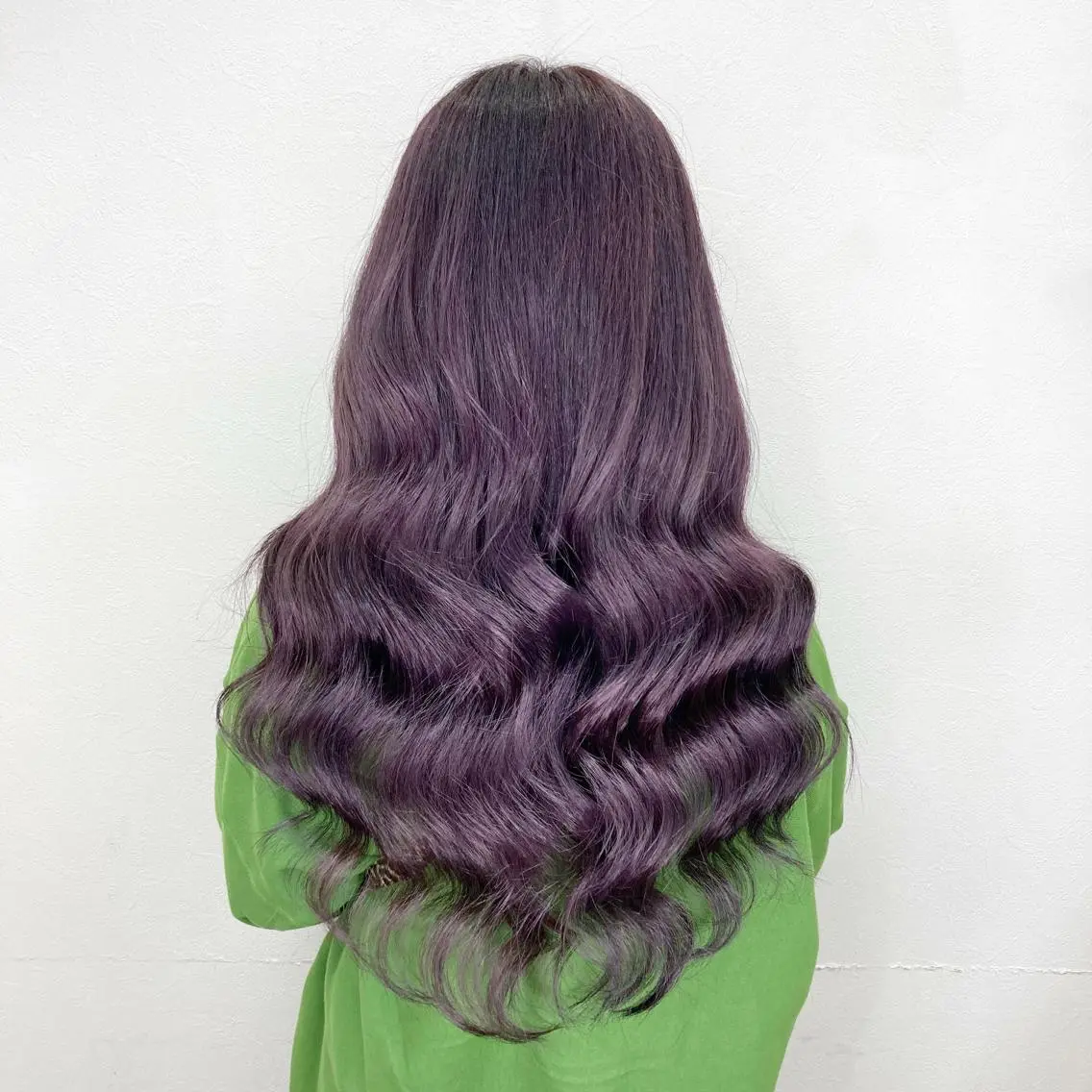 セミロング カラー ダブルカラー パープルカラー バイオレットカラー KEISUKE🐶 カラー✨エクステのヘアスタイル