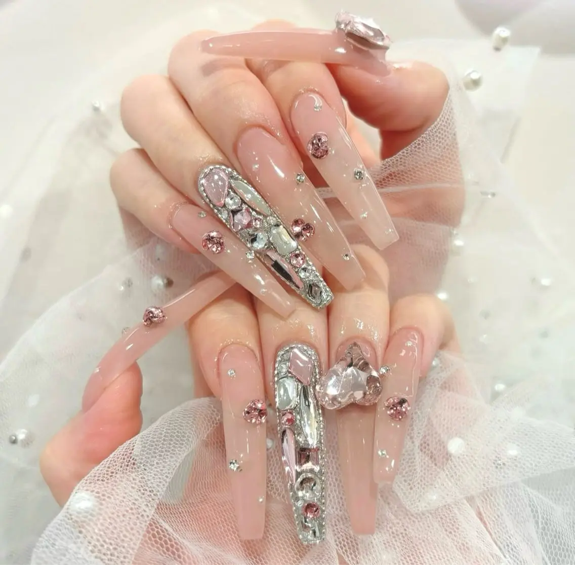 ネイル グラデーション キラキラネイル ワンカラーネイル 冬ネイル Jenn Nail Salonのネイルデザイン