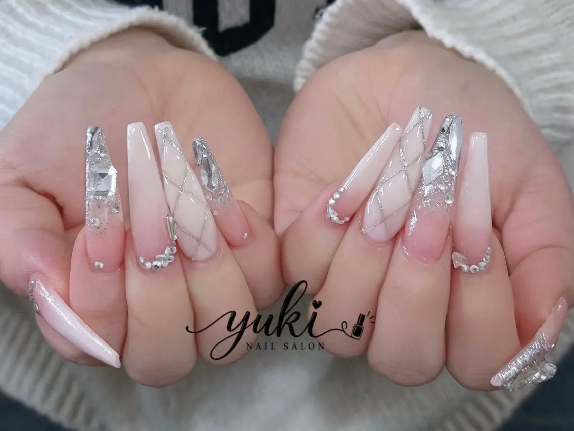 ネイル アートネイル ボルドー フレンチネイル ジェルネイル 氷ネイル・うるうるネイル ハンドネイル Yuki Nailsalonのネイルデザイン