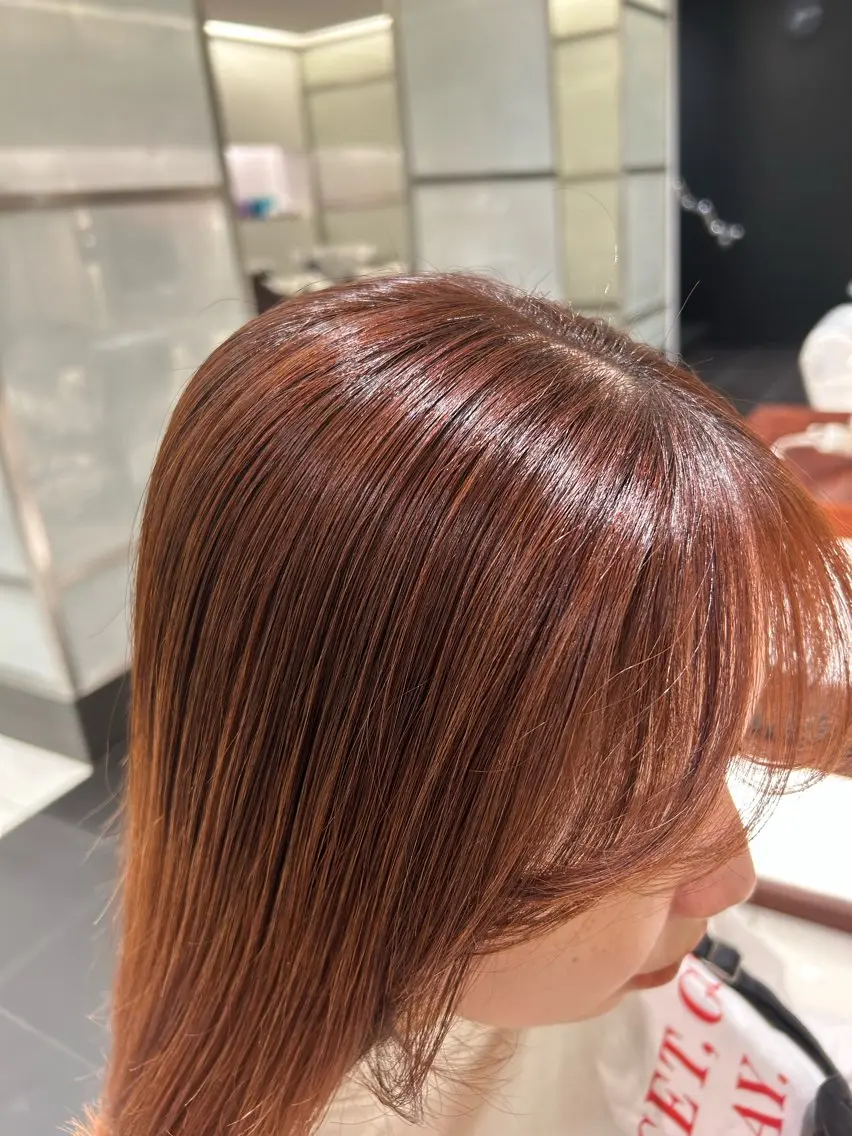 セミロング カラー カット ヘアカラー オオタ ユイナ🌈のヘアスタイル