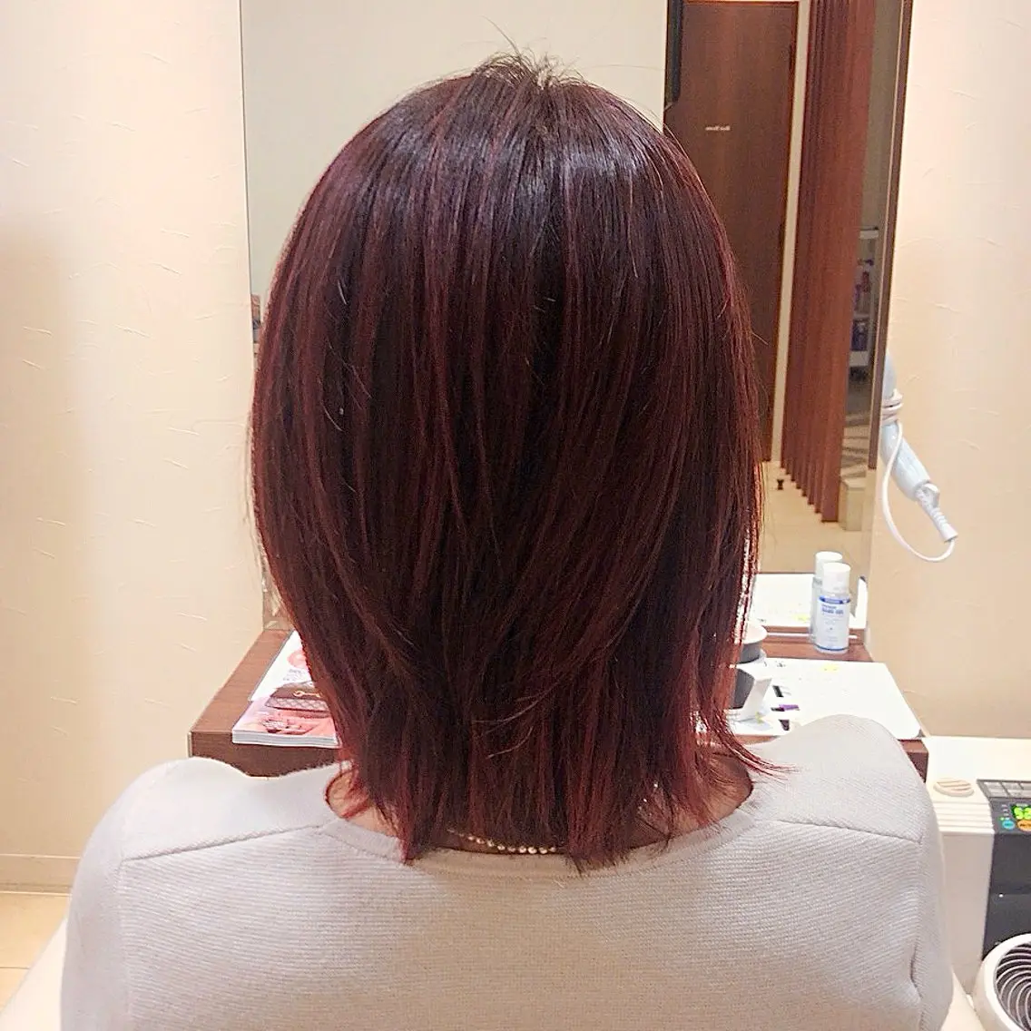 ミディアム カラー カット ヘアカラー トリートメント 森 邑奈のヘアスタイル