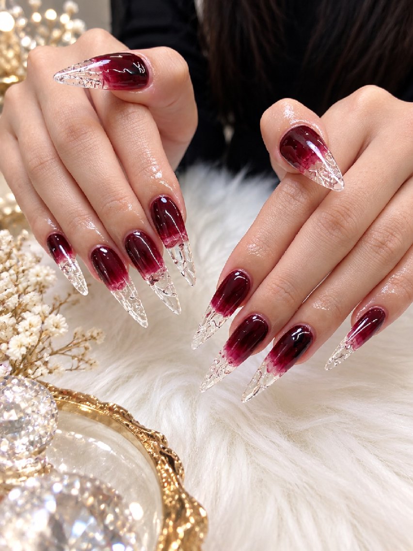ロング ハンドネイル LuCie Nailのネイルデザイン