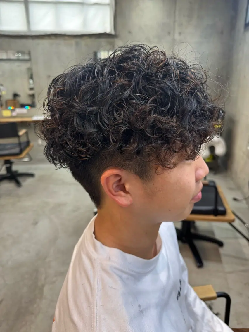 メンズ メンズパーマ プードルパーマ プードルパーマ パーマ 井出 海月のヘアスタイル