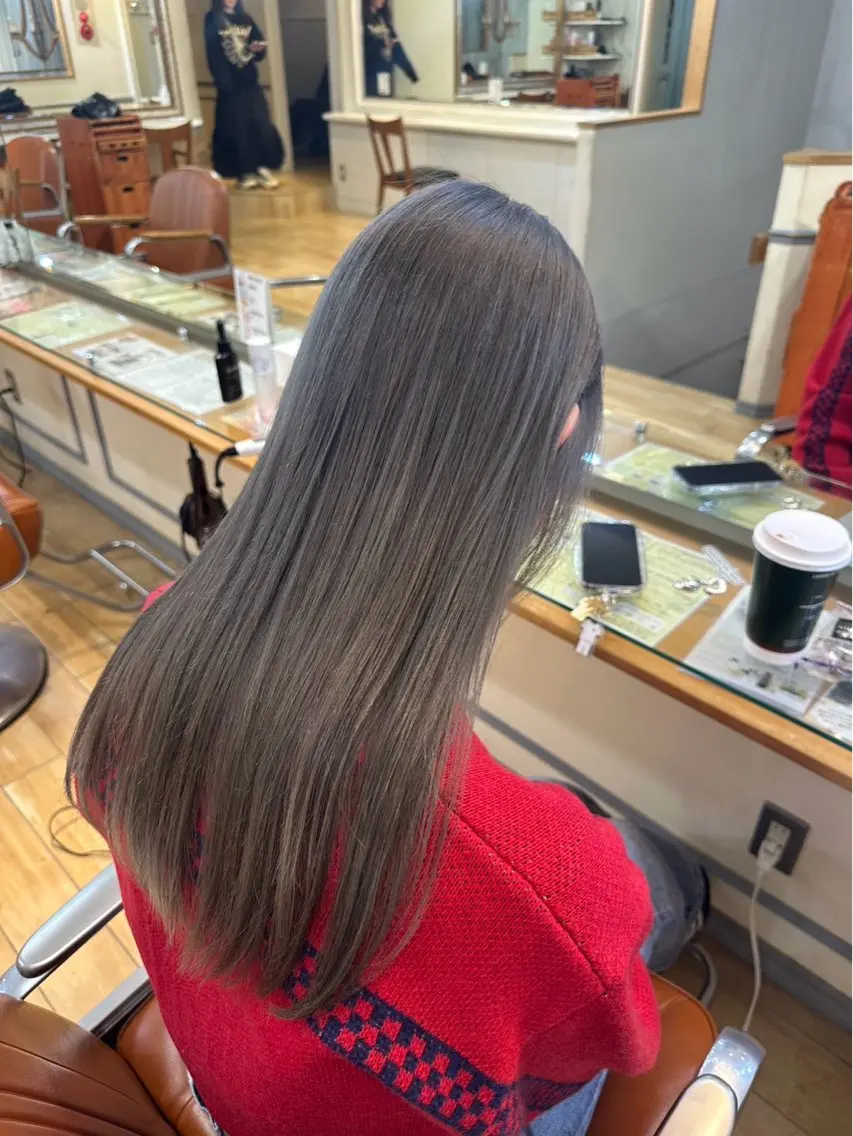 ロング カラー ブリーチ カット ヘアカラー トリートメント 🍓🍇 MAHO💞のヘアスタイル