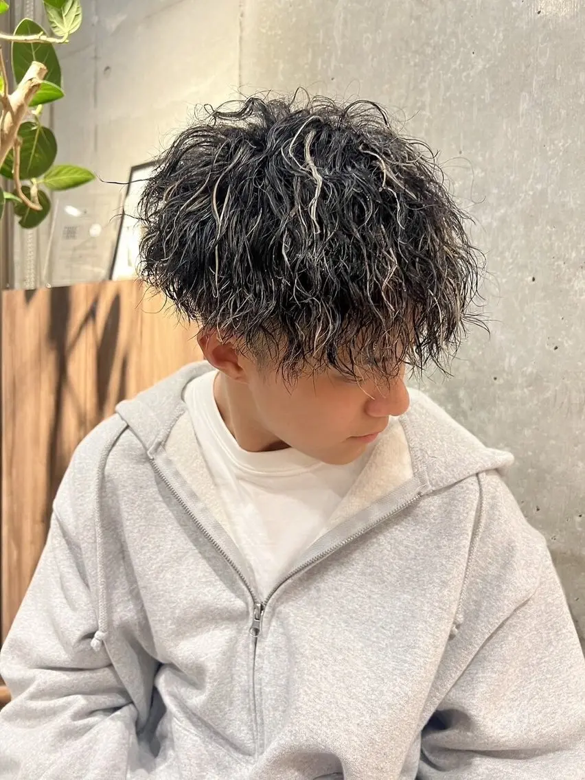 【メンズ限定🌸】カット+特殊パーマ+メッシュハイライト✨の写真