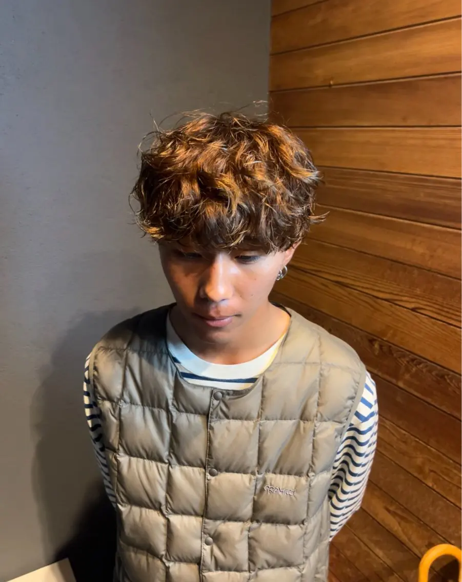 カラー パーマ メンズ メンズパーマ プードルパーマ プードルパーマ カット Lit 前里花鈴のヘアスタイル