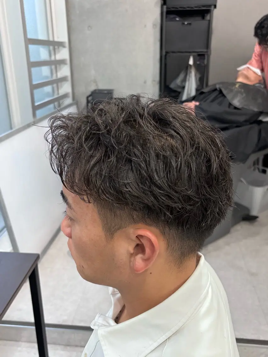 パーマ メンズ カット パーマ トリートメント ヘッドスパ ヘアセット パーマキング 🇰🇷yutoのヘアスタイル