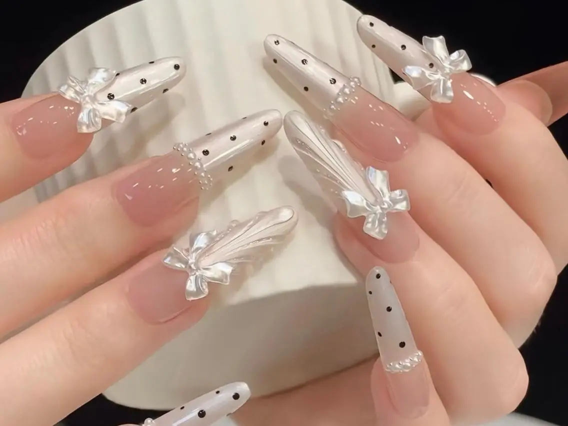 ネイル メンズ メンズ韓国風 アートネイル オーロラネイル チークネイル 長さ出し ハンドネイル ハンドケア 🦋new Nail🦋ニノのネイルデザイン