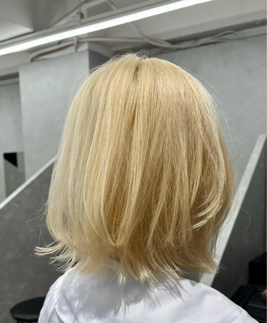 ショート カラー 抜きっぱなしブロンド ブロンド カット ヘアカラー ハイトーン×似合わせ Shoseiのヘアスタイル