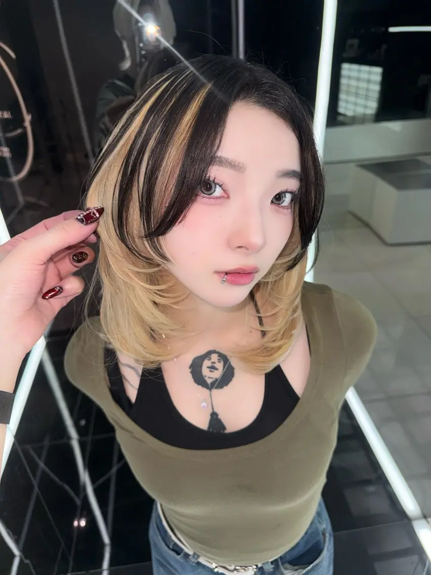ミディアム ハイレイヤー レイヤーカット Rino/ハイトーン /ハイレイヤーカットのヘアスタイル