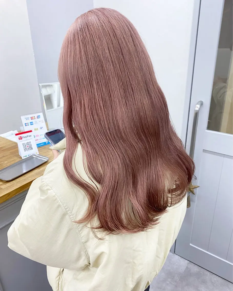 セミロング カラー ベージュカラー ブリーチ ピンクカラー ピンクベージュ レイヤー暖色カラー 池袋Yamamotoのヘアスタイル