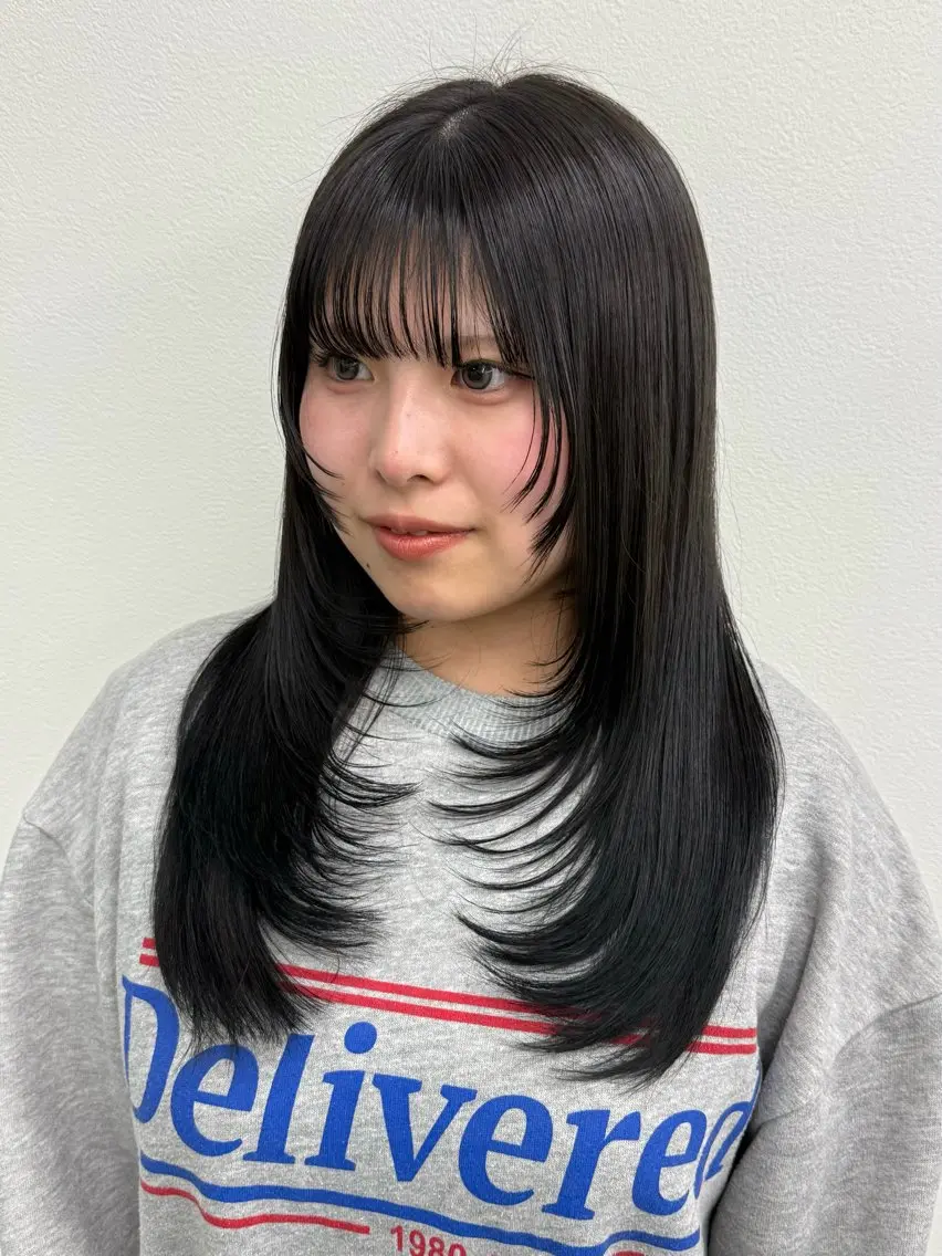セミロング カラー 黒髪 レイヤーカット カット ヘアカラー トリートメント azumi/グレー ジュ/オリーブ/縮毛のヘアスタイル
