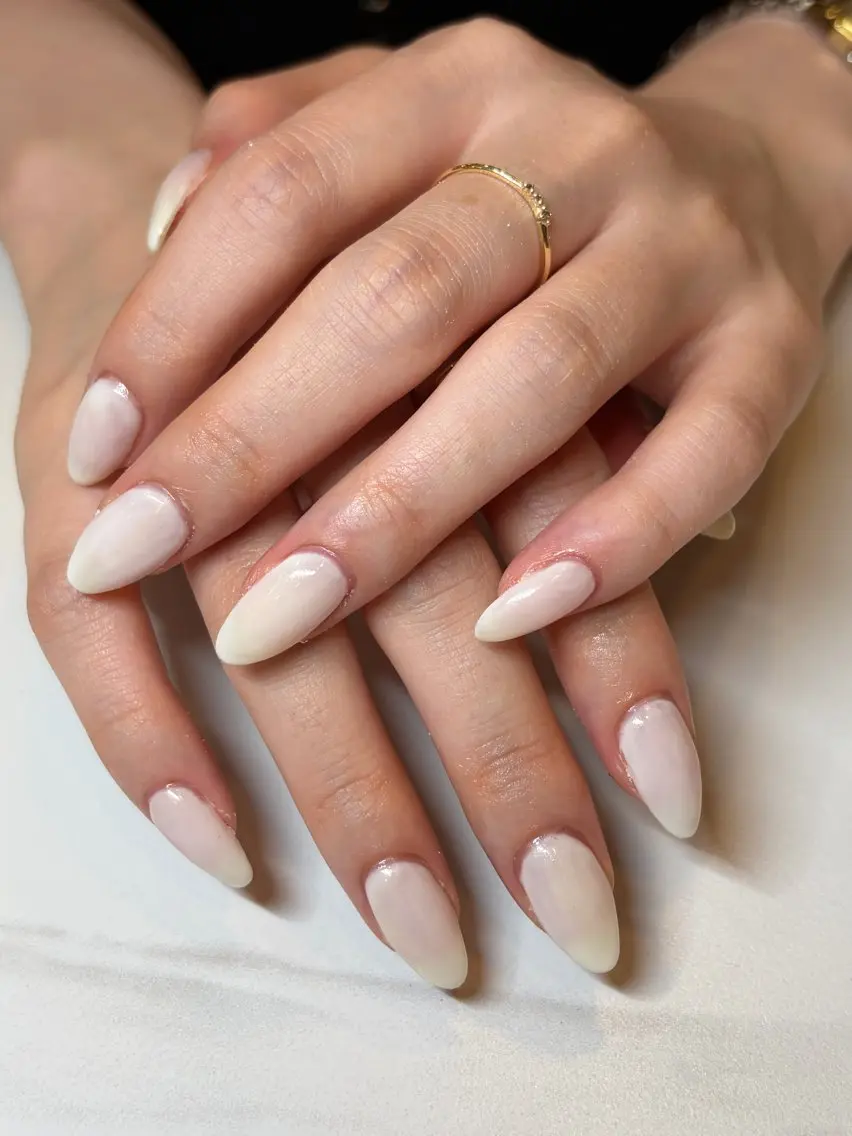 ネイル ホワイト Crea IBUKIのネイルデザイン