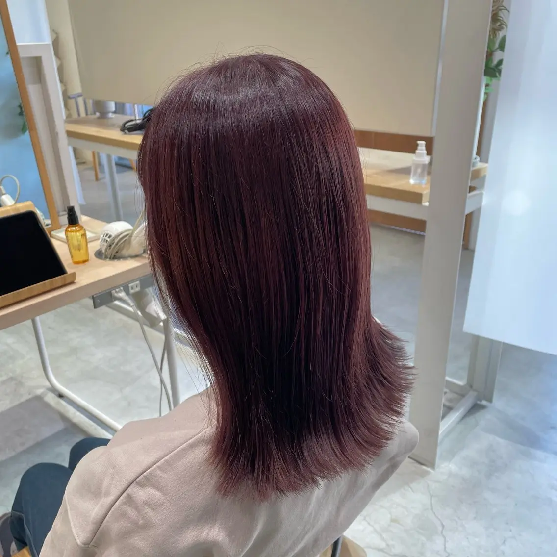 ミディアム カラー ブリーチ ラベンダーカラー ブリーチなしカラー ピンクカラー ピンクラベンダー レイヤーカット 🌿 濱野玲奈のヘアスタイル
