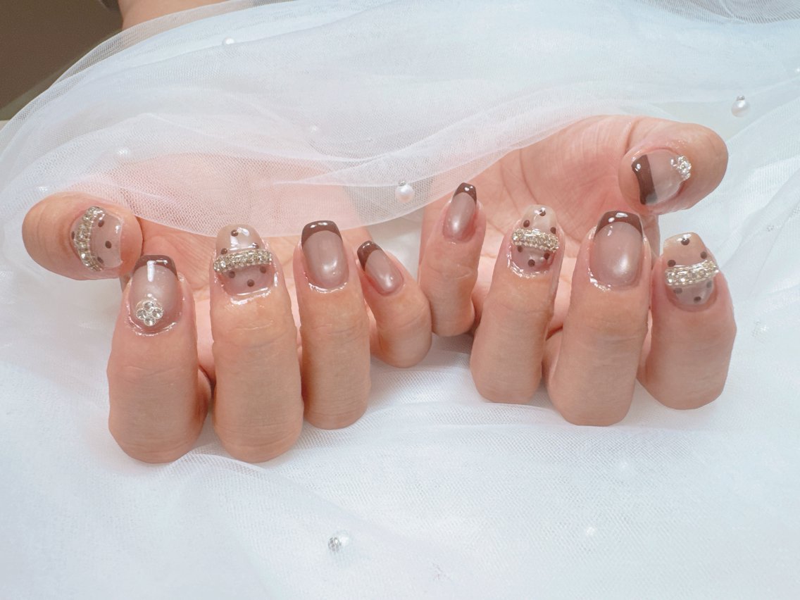 ネイル アートネイル チークネイル フレンチネイル ジェルネイル ガラスフレンチ ハンドネイル Queeens nailのネイルデザイン
