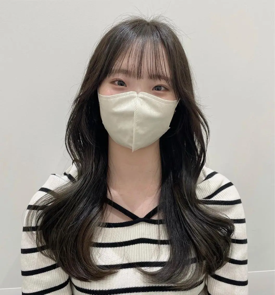ロング 韓国風ヘア レイヤーカット ❤︎︎韓国ヘア❤︎︎ 𝑺𝒉𝒊𝒉𝒐のヘアスタイル