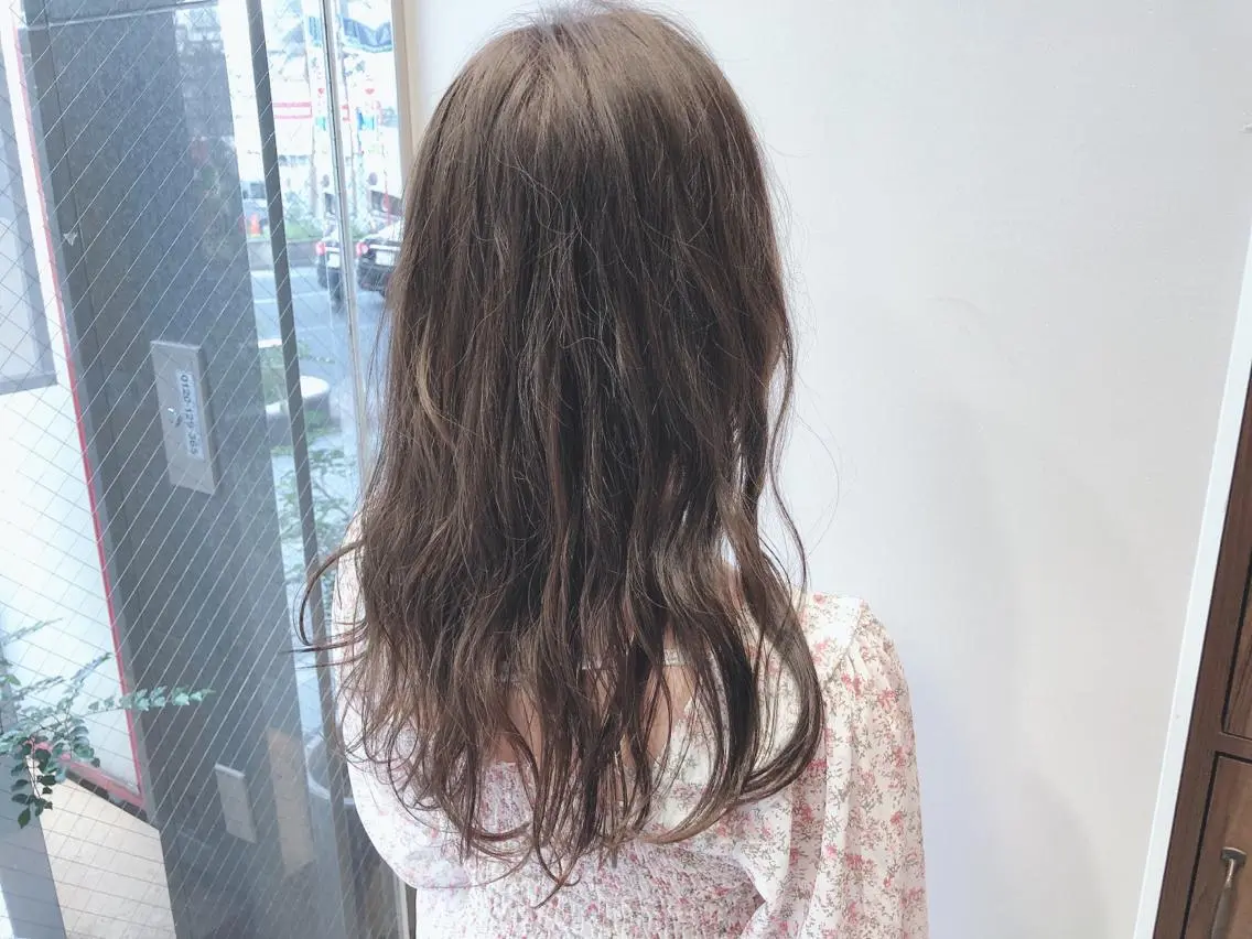 ロング カラー ブリーチ 透明感カラー ブリーチなしカラー 💜髪質改善美髪💜 星野清光のヘアスタイル