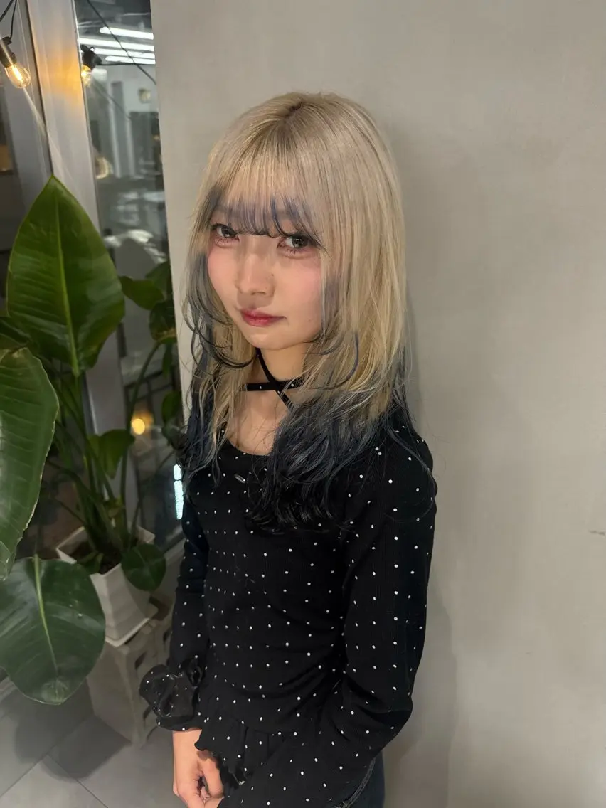 セミロング カラー 一戸 拓斗のヘアスタイル