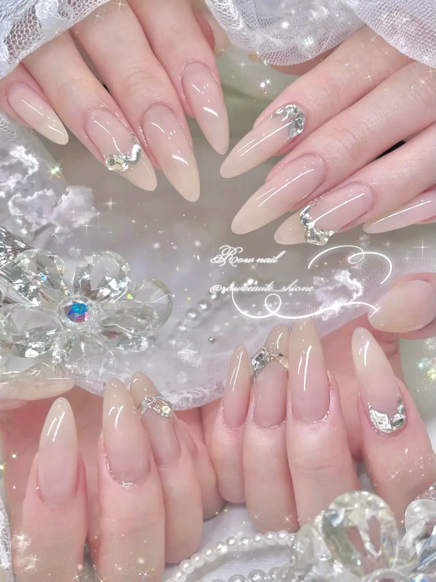 ネイル ROWnail Shioneのネイルデザイン