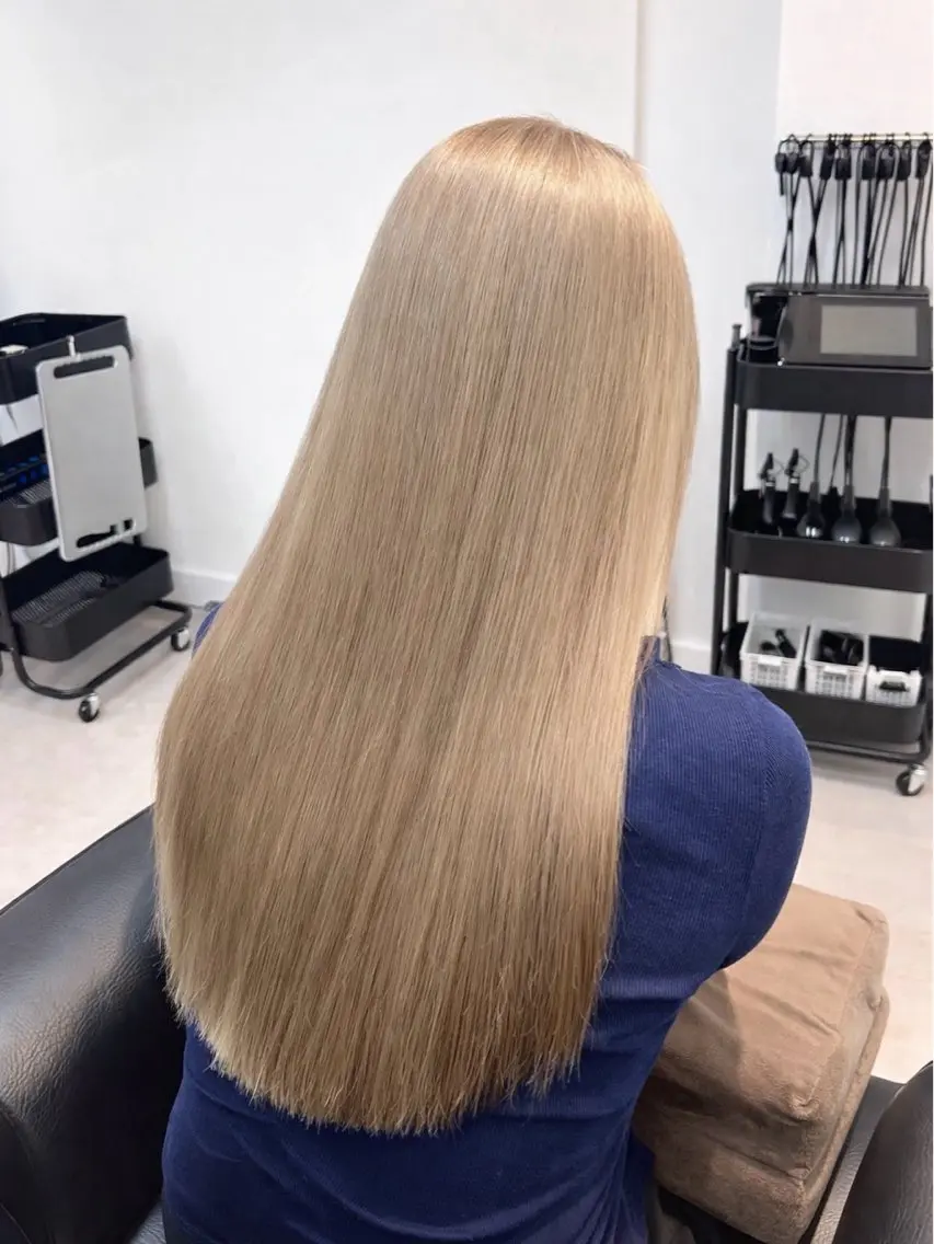 セミロング カラー ブリーチ 髪質改善 カット ヘアカラー トリートメント ハイライト/レイヤー /艶髪/吉田愛望のヘアスタイル