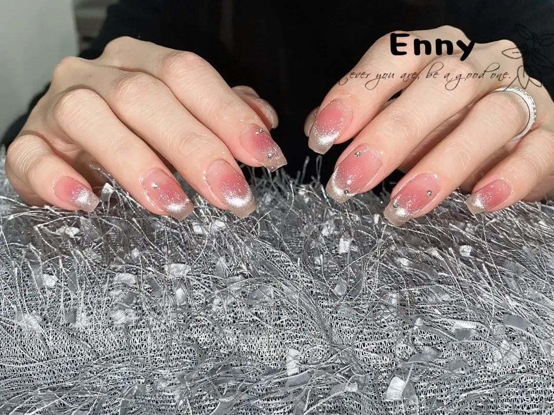 ネイル チークネイル 長さ出し フットネイル フレンチネイル ジェルネイル ハンドネイル Han Evelynのネイルデザイン