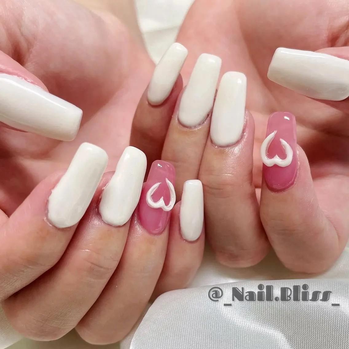 ネイル ハート ワンカラーネイル ぷっくりネイル シンプルネイル ハンドネイル NAIL BLISSのネイルデザイン