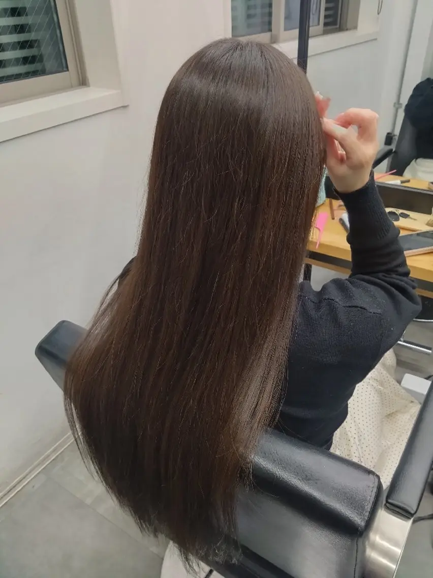 ロング ヘアカラー トリートメント ヘアセット 顔周りカットレイヤー 髪質改善 くまーのヘアスタイル