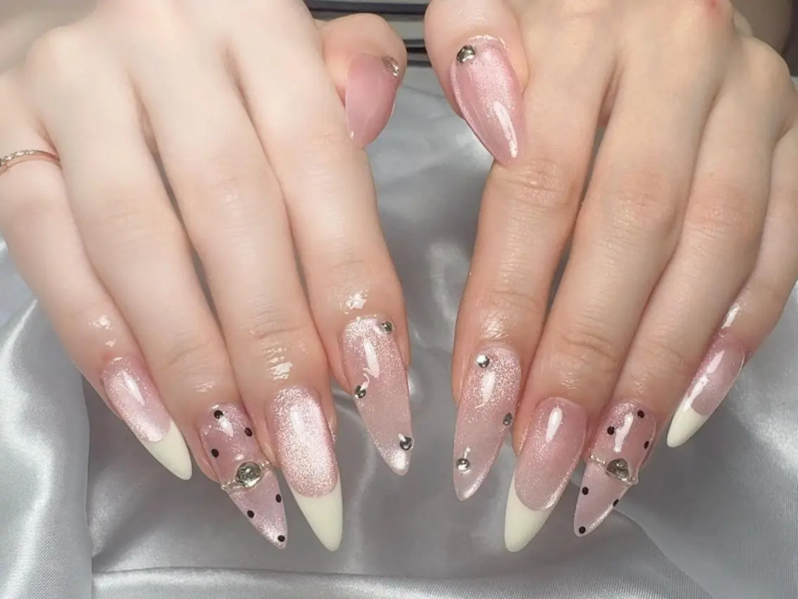 ネイル フレンチネイル 韓国ネイル 水色 マグネットネイル ニュアンスネイル ハンドネイル Hana Rose Nailのネイルデザイン