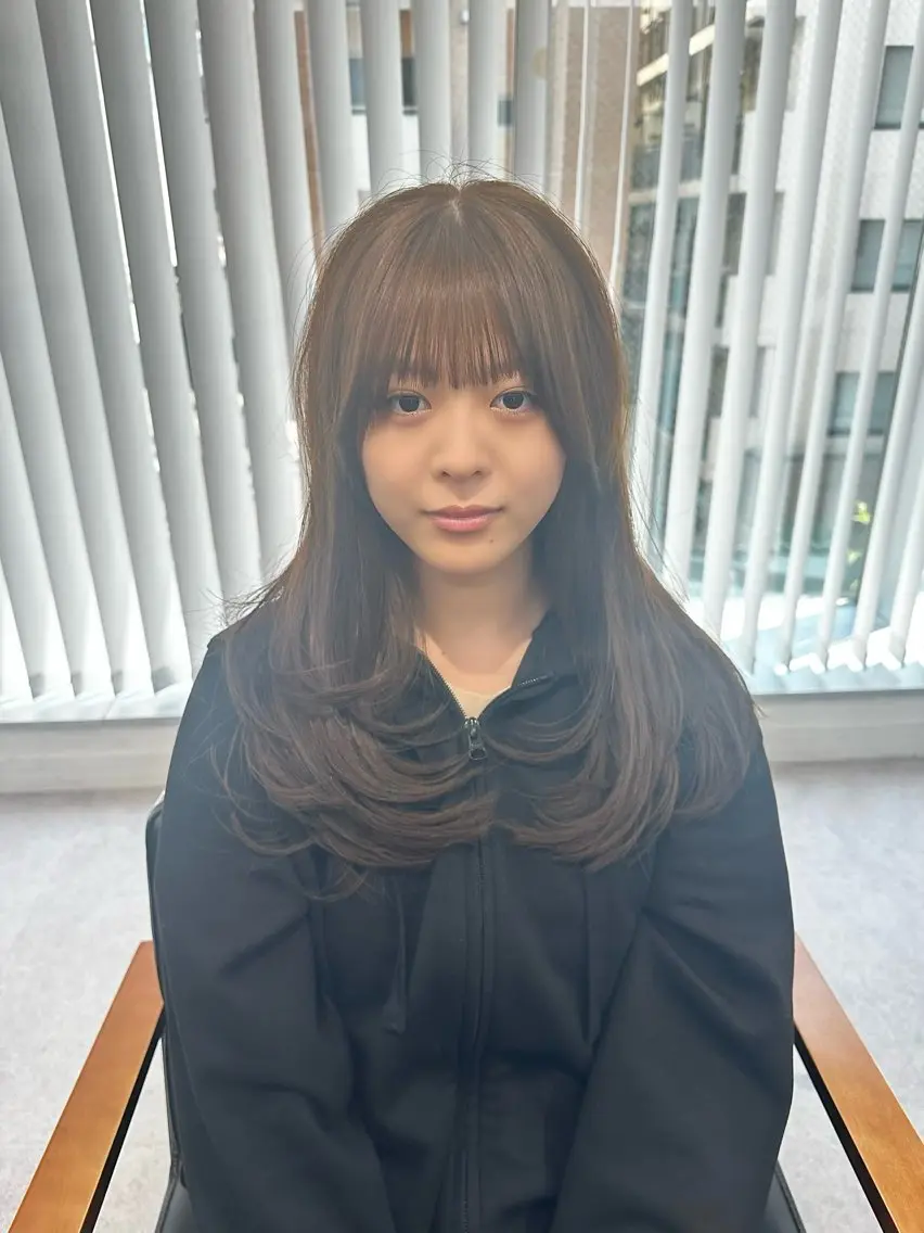 ロング カラー パーマ ヘアアレンジ メンズ キッズ カット ヘアカラー レイヤーカット／ 巻ける縮毛矯正のヘアスタイル
