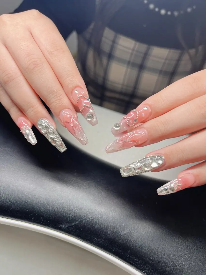 ネイル オーロラネイル チークネイル 長さ出し フットネイル フレンチネイル ハンドネイル Lee Nailsのネイルデザイン