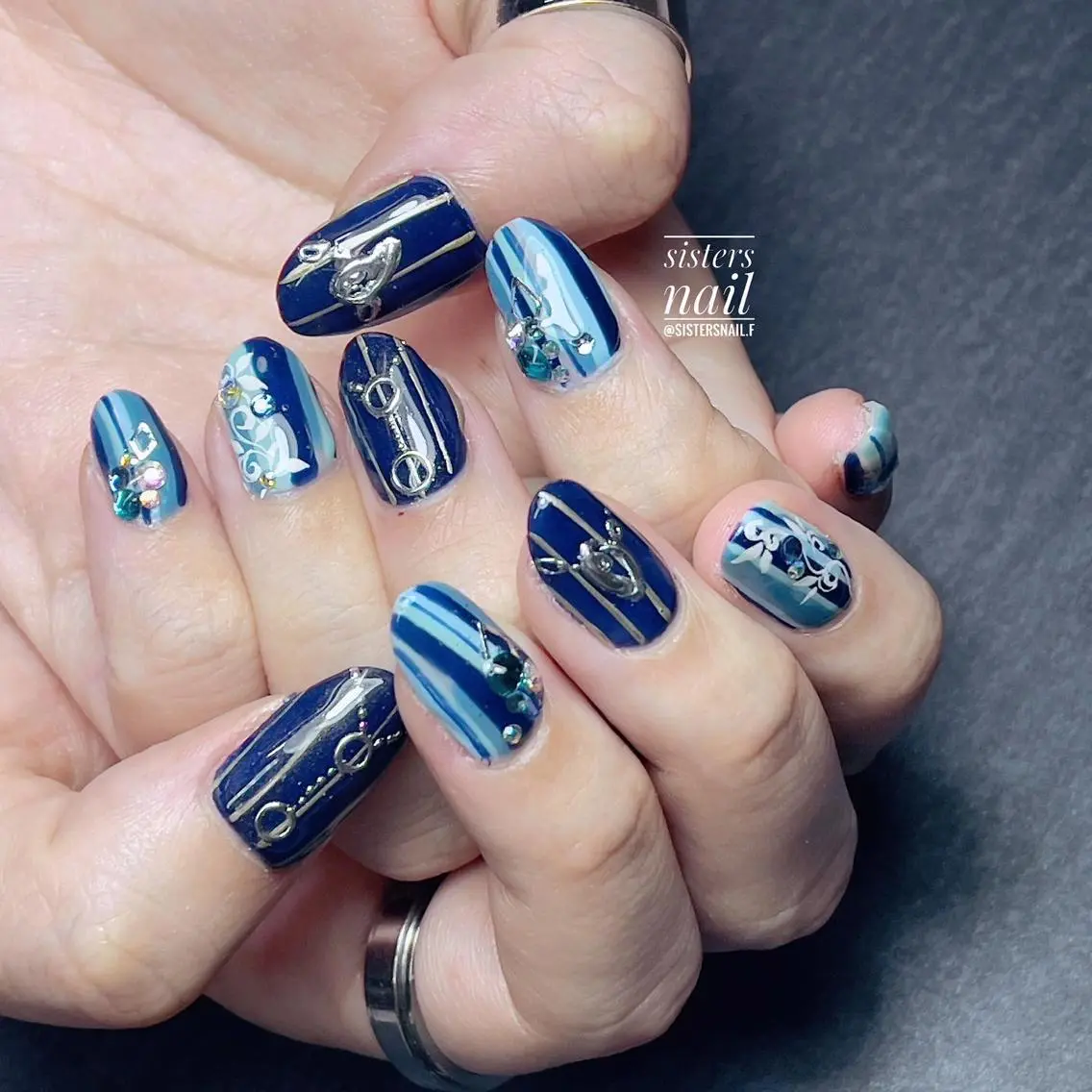 ネイル アートネイル ブルー ホワイト sisters nail.fのネイルデザイン