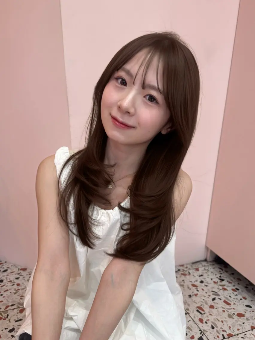 ロング ラベンダーベージュ 顔まわりレイヤー 顔周りカット 韓国風ヘア レイヤーカット カット ヘアカラー トリートメント 顔周り/透明感カラー REINA𓍯のヘアスタイル