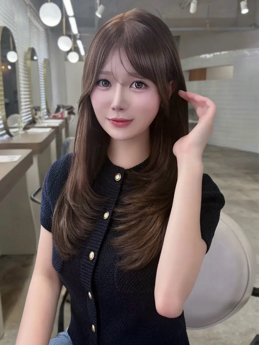 ロング レイヤーカット カット ヘアカラー トリートメント 家村 茉由のヘアスタイル