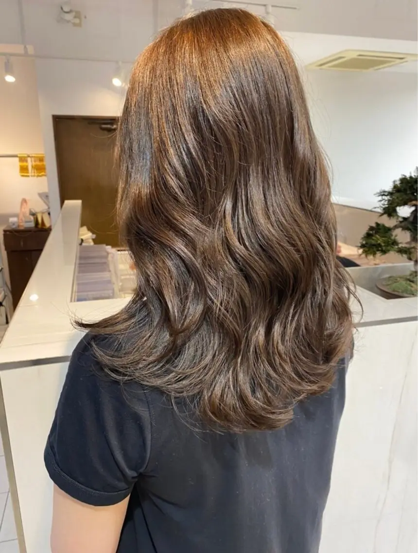 セミロング カラー 清水 梨夏のヘアスタイル