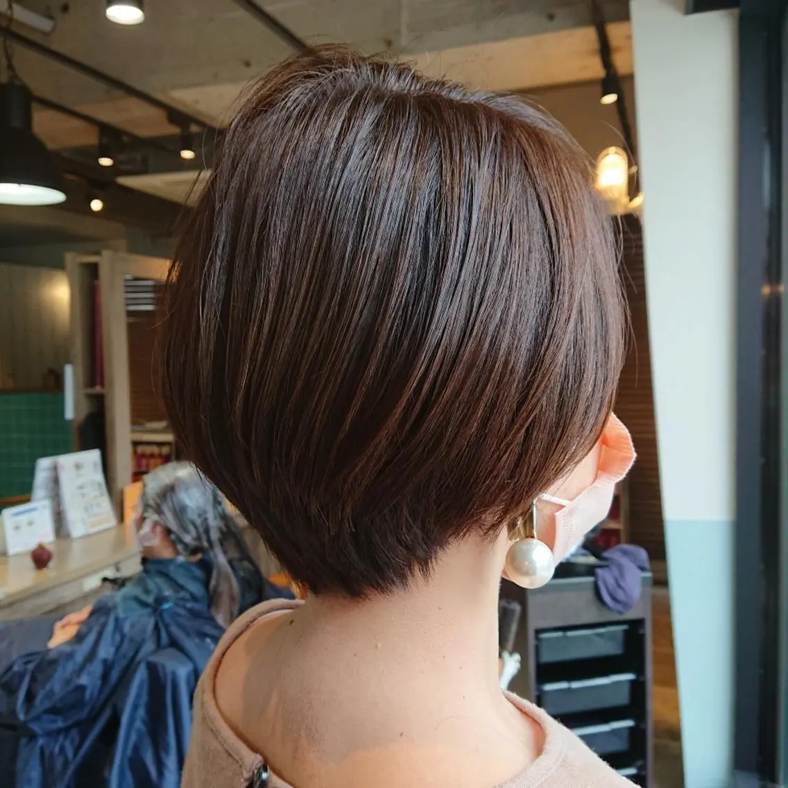 ショート alushe 岡 陽子のヘアスタイル