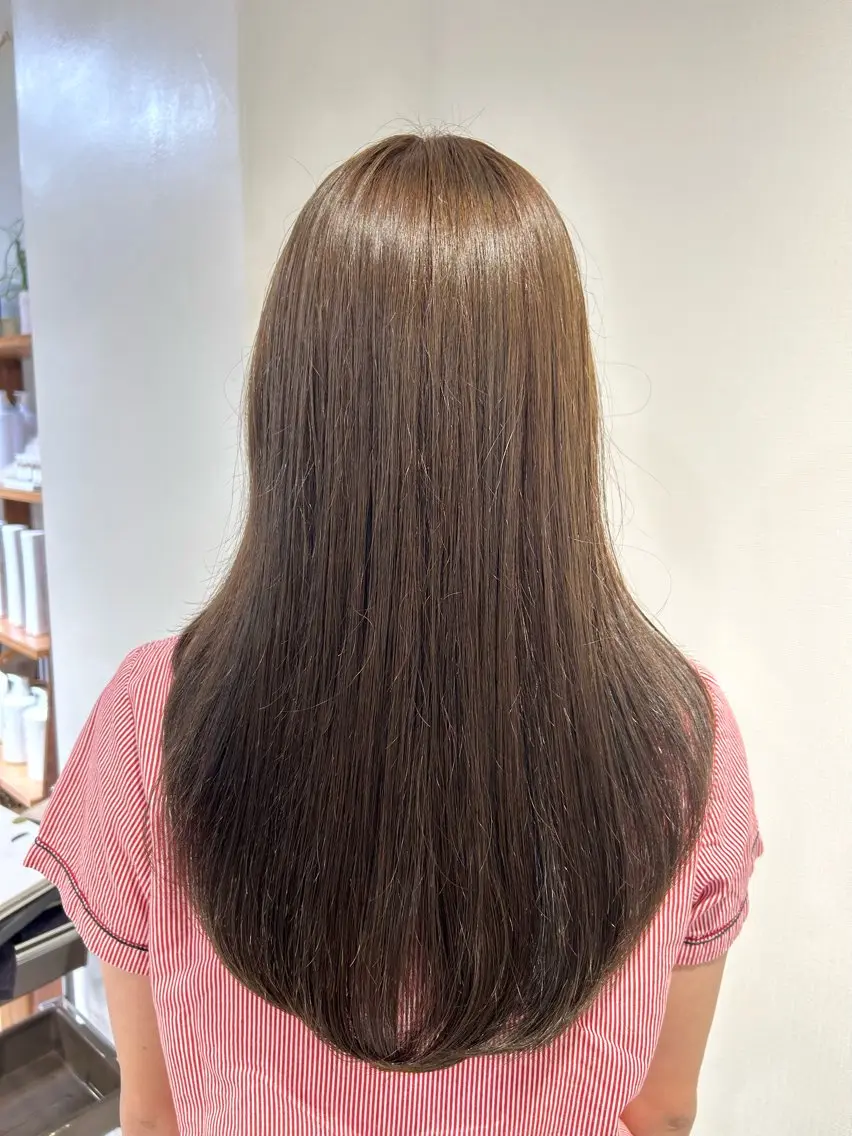ロング カラー ベージュカラー 透明感カラー ヘアカラー amoretto miinaのヘアスタイル