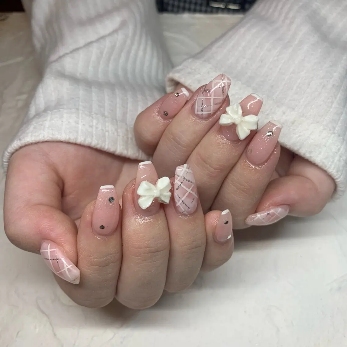 ネイル 赤色 リボン スカルプネイル happiness nailのネイルデザイン